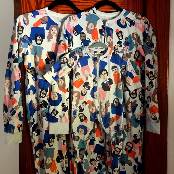 Matching familiy pajamas - Canadian celebrities - Picture 1 of 12